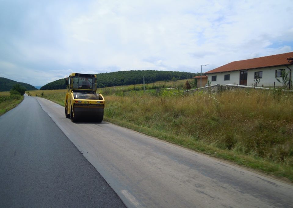 Au început lucrările de asfaltare pe drumul județean Cluj-Napoca – Făget – Ciurila – DJ 107L