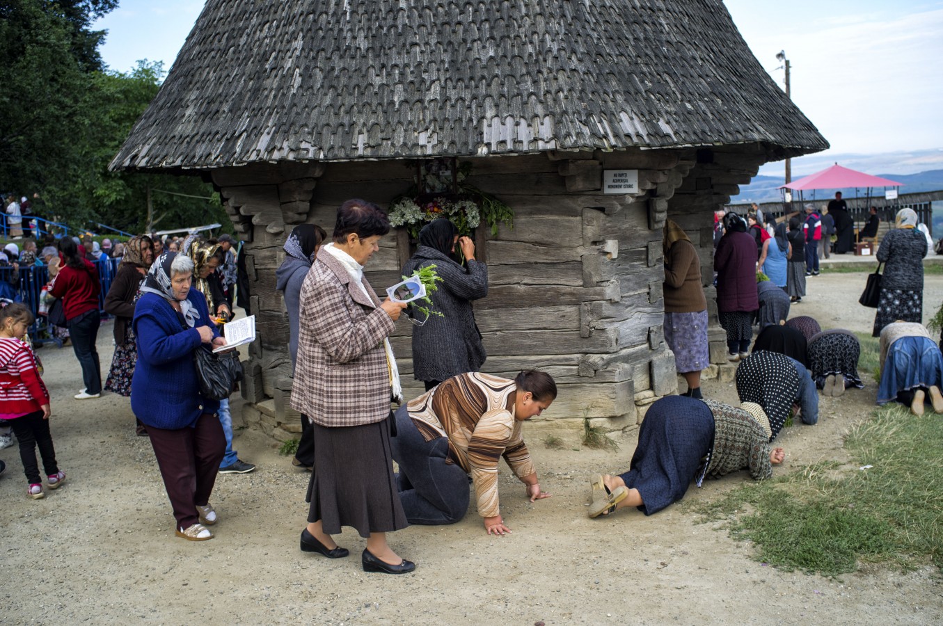 20.000 de sarmale au fost pregătite pentru pelerinii de la Mănăstirea Nicula