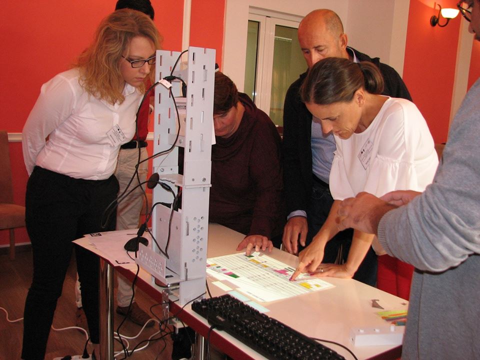 Training româno-elen dedicat specialiștilor în educația elevilor cu dizabilități vizuale