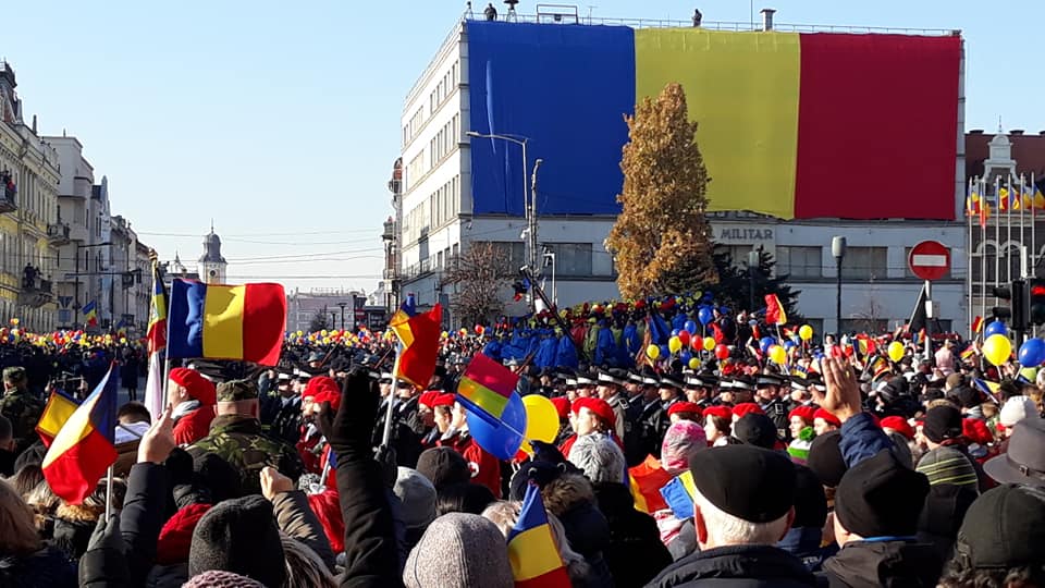 Programul evenimentelor de 1 Decembrie la Cluj-Napoca: defilare militară, concert Delia, aprinderea iluminatului festiv, artificii
