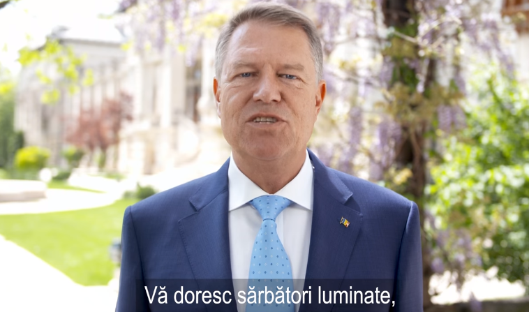 Klaus Iohannis: „Dragi români, vă doresc sărbători luminate!”