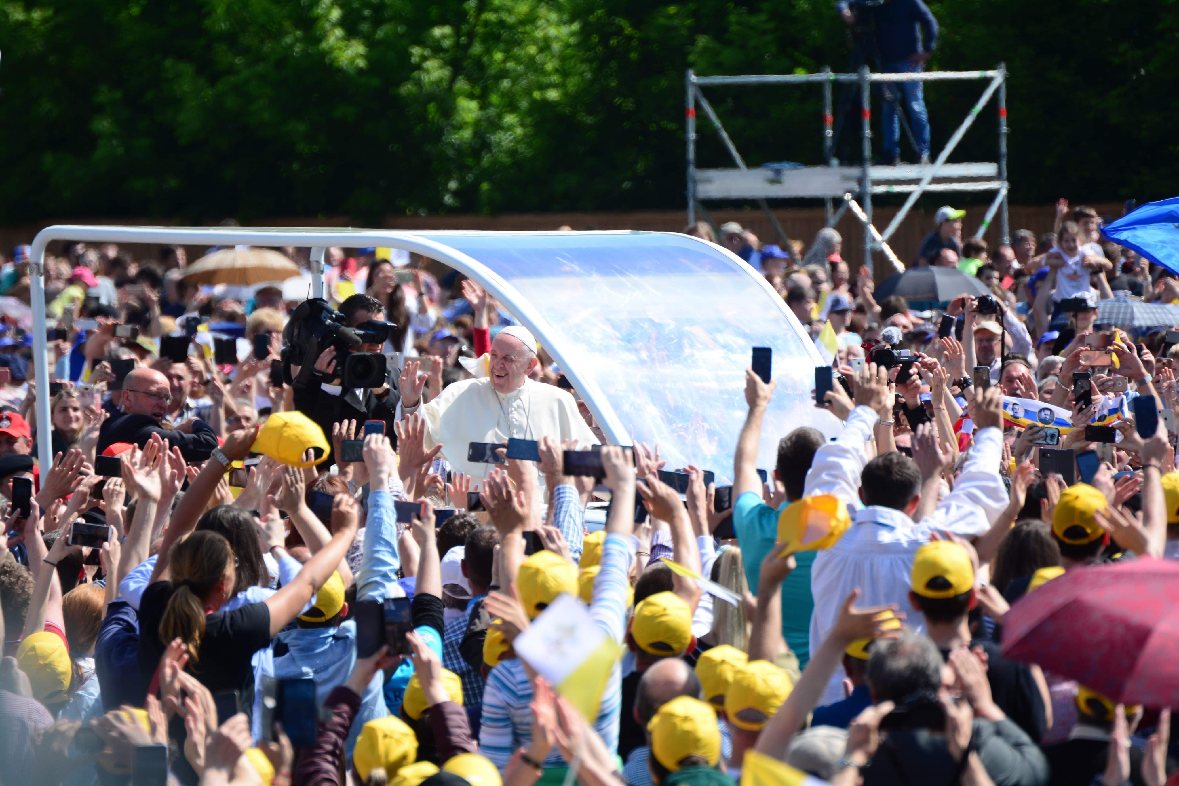 Papa Francisc, impresionat de Transilvania: „Nu am văzut niciodată ceva atât de minunat”