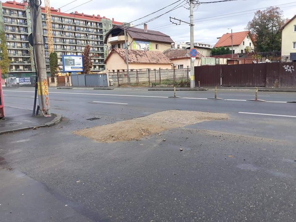 Muncitorii de la gaz au spart din nou strada Teodor Mihali, asfaltată anul trecut – FOTO
