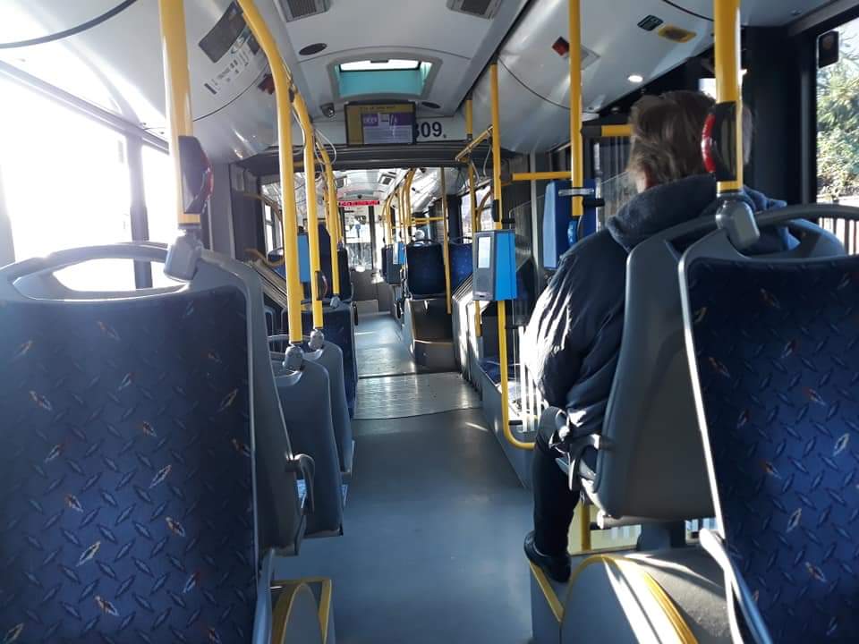 La Cluj oamenii stau în trafic, iar autobuzele circulă goale – FOTO