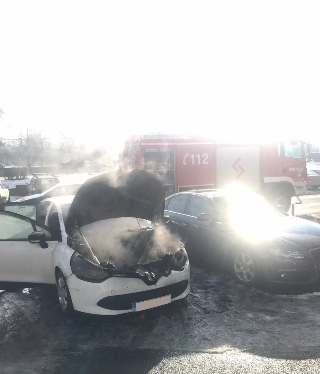 O mașină a luat foc în Grigorescu, pe str. Fântânele! VIDEO