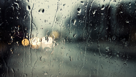 Ploi torențiale și vijelii până miercuri la Cluj