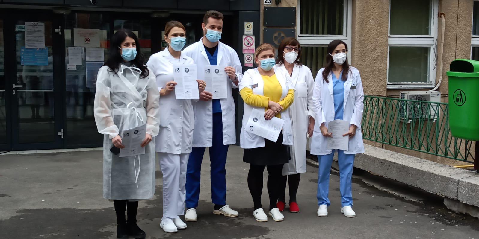 Cu ce impresii au ieșit primii medici din Cluj vaccinați împotriva COVID-19, la Spitalul de Boli Infecțioase: „Nu avem nicio reacție adversăm, suntem bine cu toții. Avem încredere în vaccin”– FOTO