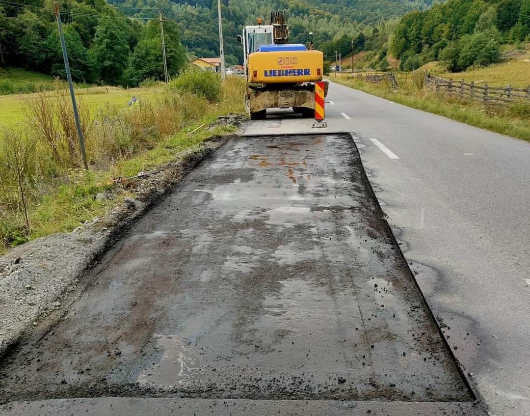 Au început lucrări de întreținere pe drumul județean DJ 108A Ciucea – Vânători