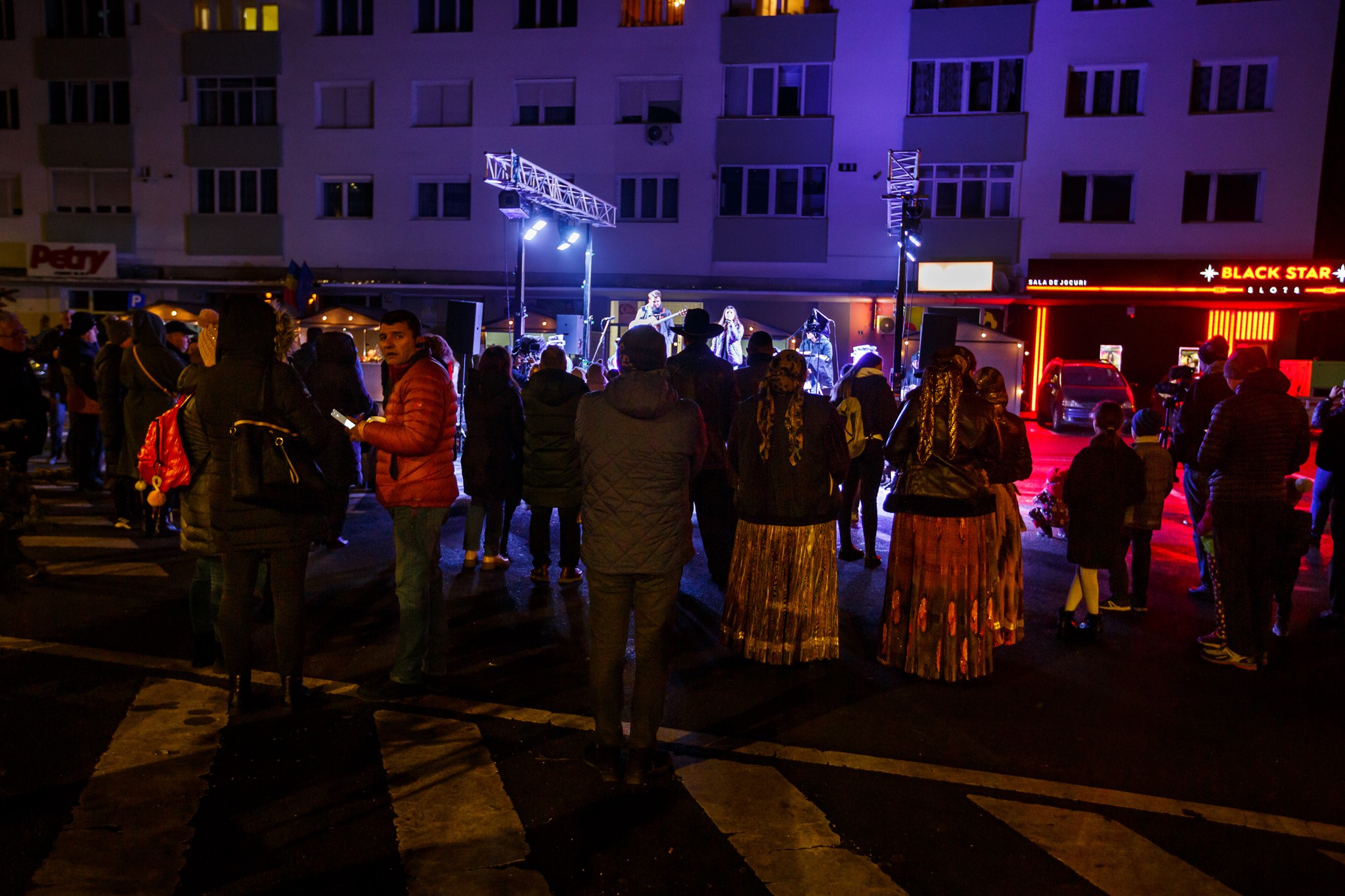 Primul mini târg de Crăciun organizat într-un cartier din Cluj-Napoca s-a deschis