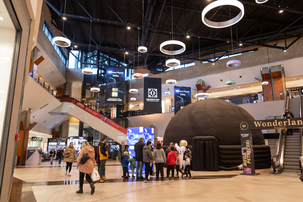 GALERIE FOTO: Proiecții inedite despre Univers la Panetariul din Iulius Mall Cluj (P)
