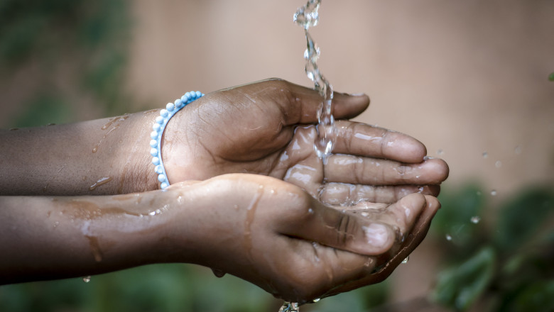 UNICEF: 1000 de copii mor zilnic din cauza apei de băut contaminate
