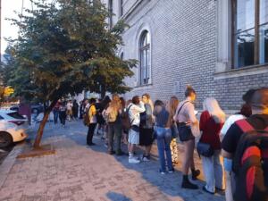 Coada-intrare-Rectorat-UBB-EC Special-Electric-Castle-9-aug-2021-2 (1)